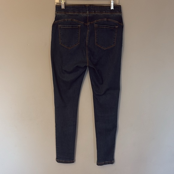 Women’s Size Medium Coco+Carmen Super Stretch Pull-On OMG Skinny Jeans - Picture 2 of 5